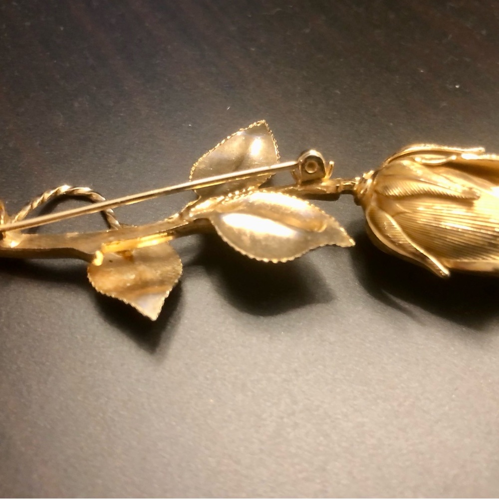 Vintage Rose Brooch - Costume Jewelry - Picture 5 of 10